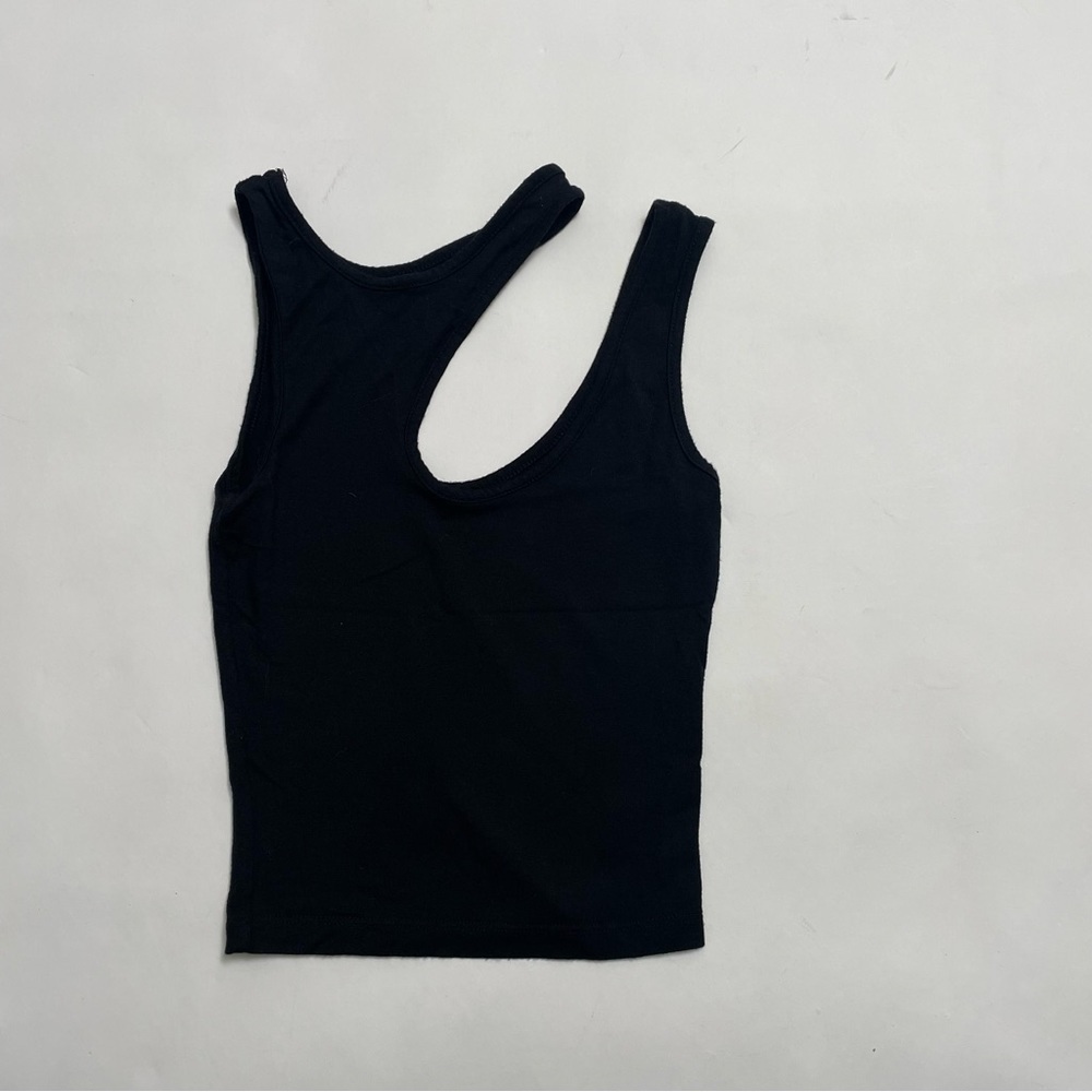 EMMA & SAM black crop top